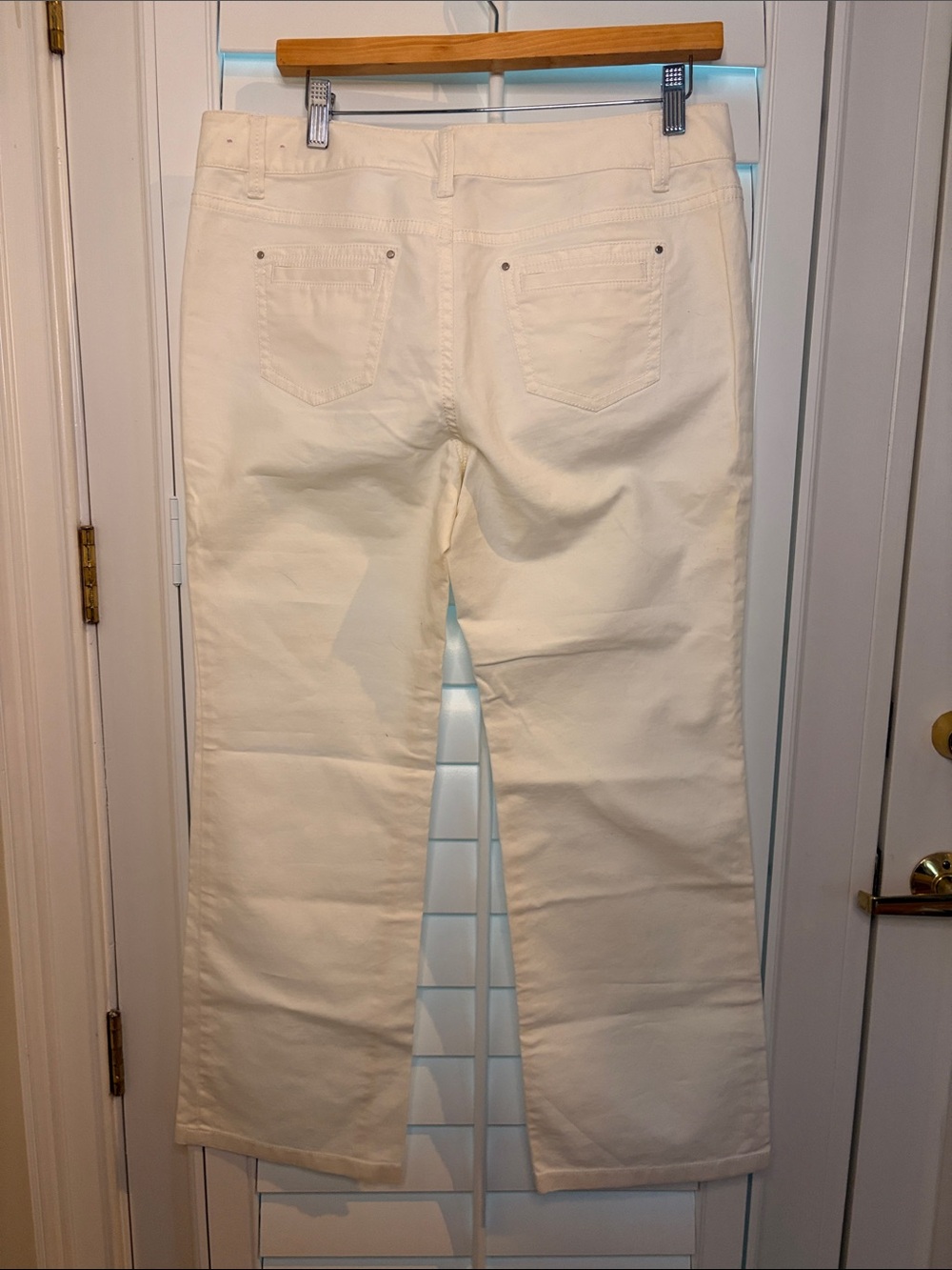 Ann Taylor Cream Straight-Leg Jeans 10P - Picture 7 of 7